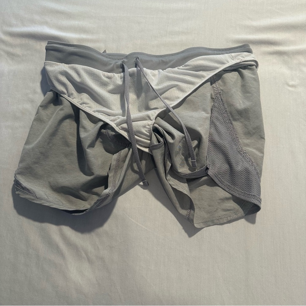 Under Armour Athletic Shorts Women’s Size Small - Picture 5 of 7